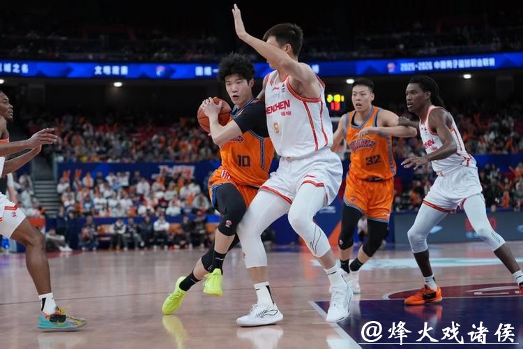 上海男篮主场战胜深圳队，大鲨鱼再次收获主场胜利